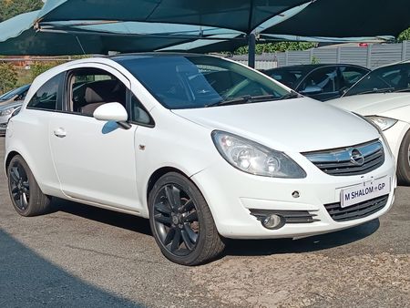 2014-Opel-Corsa-14-Sport-3-dr_0