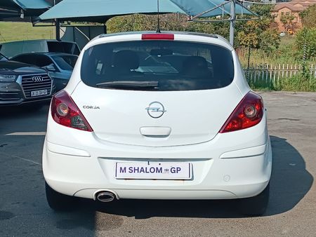 2014-Opel-Corsa-14-Sport-3-dr_7