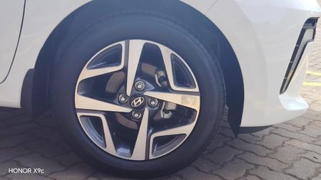2026-Hyundai-Grand-i10-12-Fluid-Sedan_7