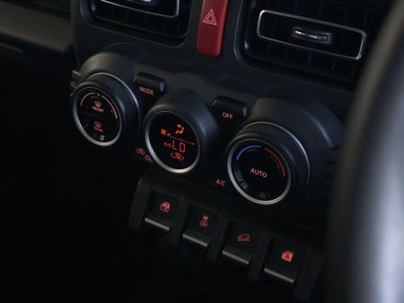 2025-Suzuki-Jimny-15-GLX-AllGrip-5-Door-Auto_15