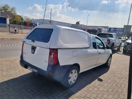 2012-Nissan-NP200-16-AC-Safety-Pack_9