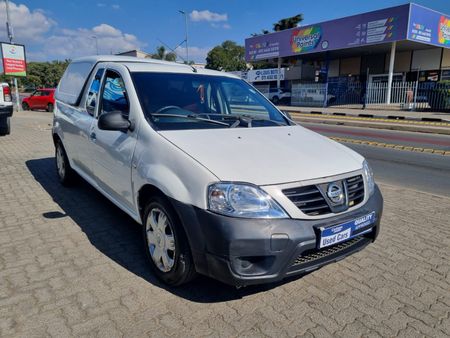 2012-Nissan-NP200-16-AC-Safety-Pack_2