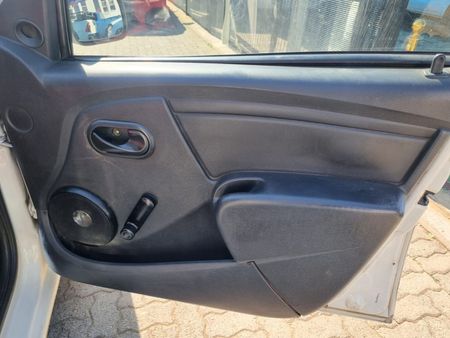 2012-Nissan-NP200-16-AC-Safety-Pack_6
