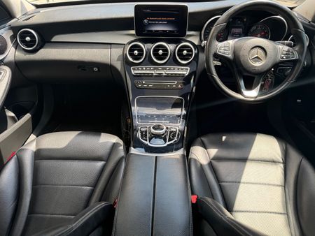2016-Mercedes-Benz-C-Class-C180-Avantgarde-Auto-FSH-WITH-AGENTS_9