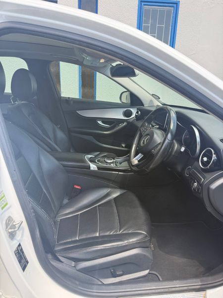 2016-Mercedes-Benz-C-Class-C180-Avantgarde-Auto-FSH-WITH-AGENTS_10