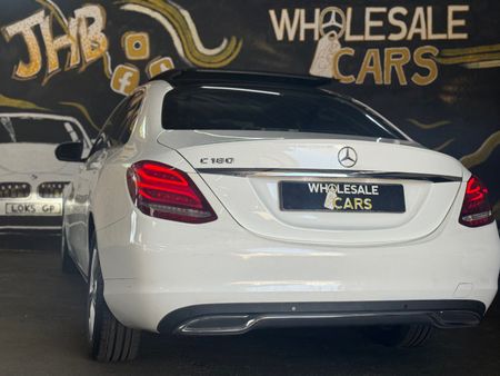 2016-Mercedes-Benz-C-Class-C180-Avantgarde-Auto-FSH-WITH-AGENTS_4