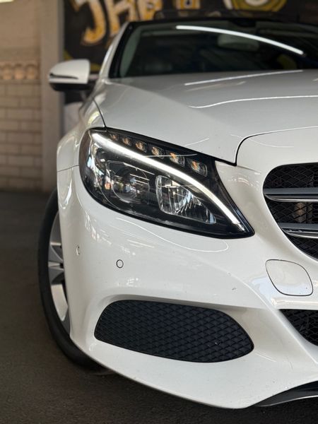 2016-Mercedes-Benz-C-Class-C180-Avantgarde-Auto-FSH-WITH-AGENTS_6