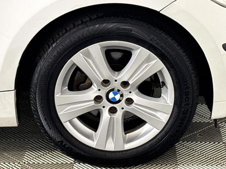 2009-BMW-1-Series-116i-3-dr_3