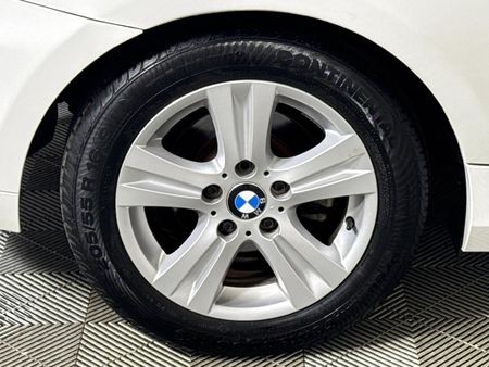 2009-BMW-1-Series-116i-3-dr_5