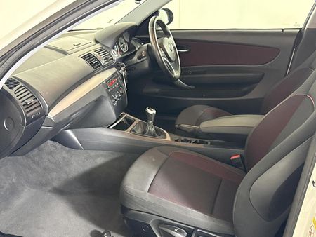 2009-BMW-1-Series-116i-3-dr_6
