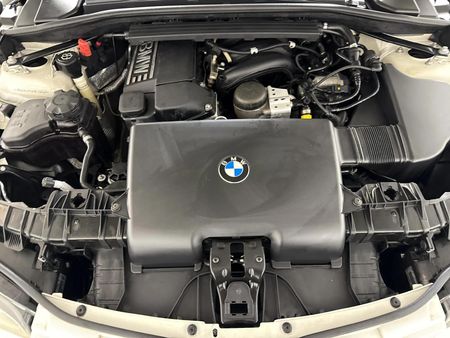 2009-BMW-1-Series-116i-3-dr_8