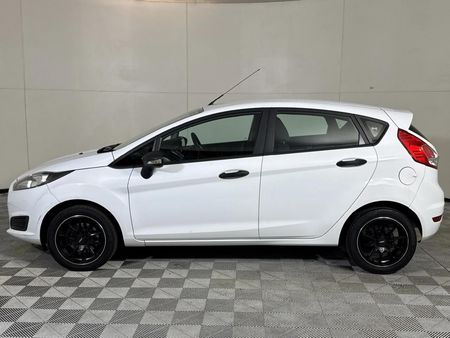 2015-Ford-Fiesta-14-Ambiente-5-dr_16