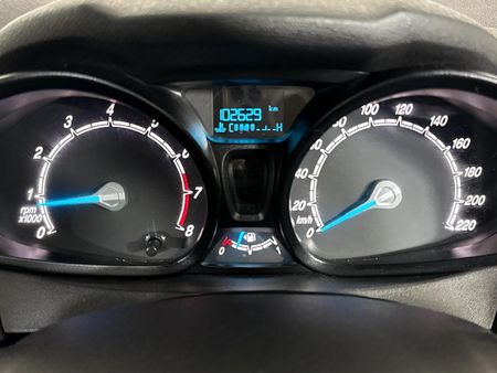 2015-Ford-Fiesta-14-Ambiente-5-dr_2