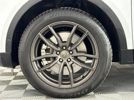 2018-Jaguar-E-Pace-D240-20D-SE-177kW_15