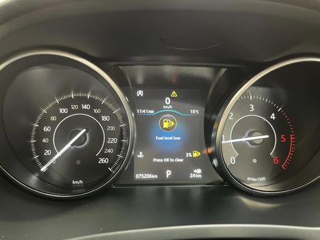 2018-Jaguar-E-Pace-D240-20D-SE-177kW_7
