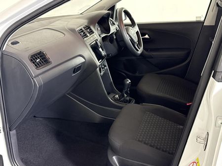 2025-Volkswagen-Polo-Vivo-14-Comfortline-5-dr_8