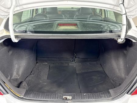 2013-Nissan-Tiida-18-Acenta_13