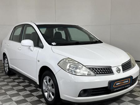 2013-Nissan-Tiida-18-Acenta_15