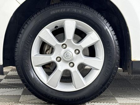 2013-Nissan-Tiida-18-Acenta_4