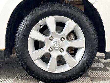 2013-Nissan-Tiida-18-Acenta_5