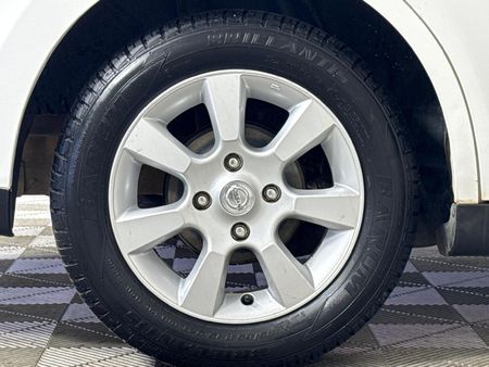 2013-Nissan-Tiida-18-Acenta_7