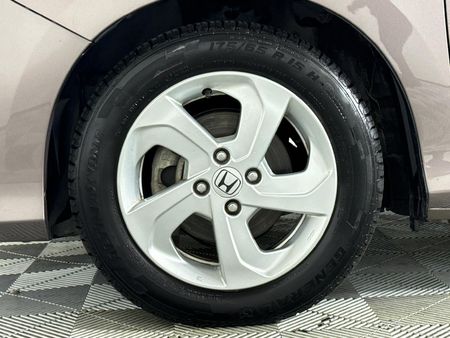 2016-Honda-Ballade-15-Executive_4