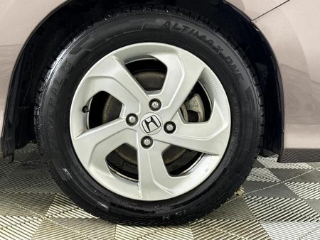 2016-Honda-Ballade-15-Executive_5