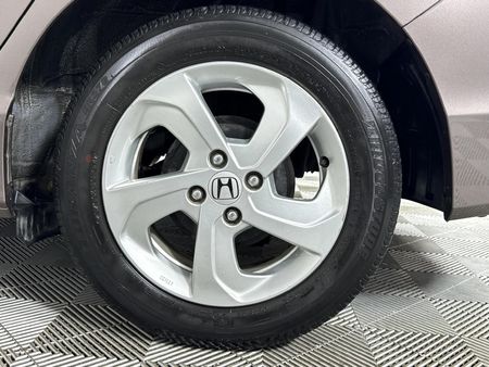 2016-Honda-Ballade-15-Executive_6