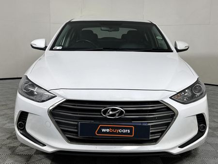 2019-Hyundai-Elantra-16-Executive_14