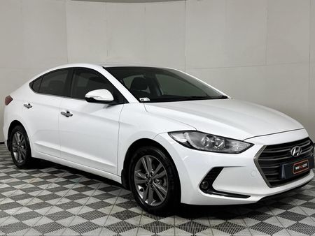 2019-Hyundai-Elantra-16-Executive_15