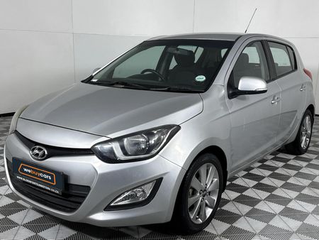 2013-Hyundai-i20-14-Glide_0
