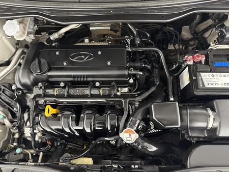 2013-Hyundai-i20-14-Glide_12