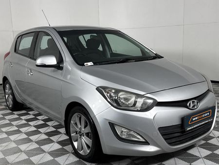 2013-Hyundai-i20-14-Glide_15