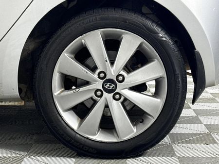 2013-Hyundai-i20-14-Glide_6