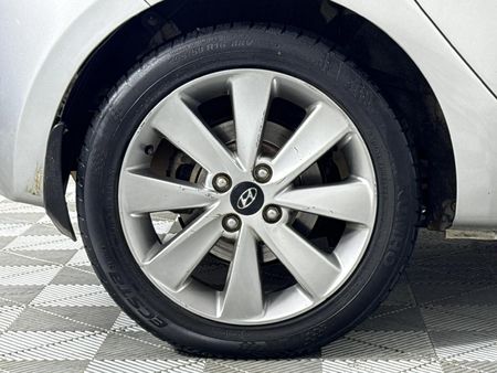 2013-Hyundai-i20-14-Glide_7