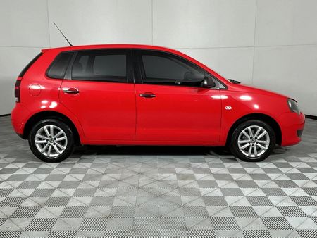 2013-Volkswagen-Polo-Vivo-16-5-dr_15
