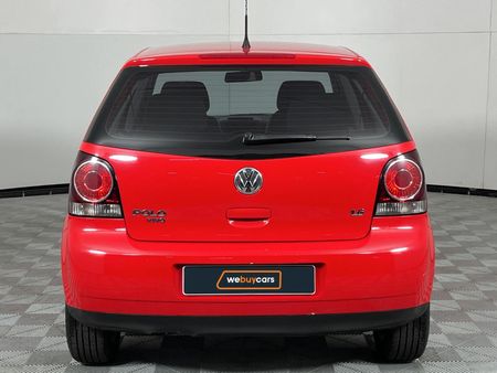 2013-Volkswagen-Polo-Vivo-16-5-dr_16