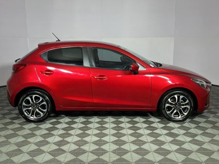 2015-Mazda-2-15-Individual-5-dr_16
