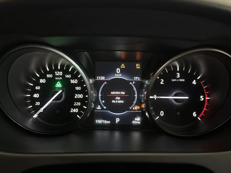 2018-Land-Rover-Discovery-Sport-20D-SE-177kW_2