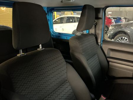 2022-Suzuki-Jimny-15-GL_12
