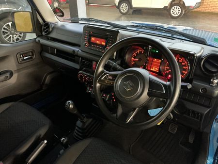 2022-Suzuki-Jimny-15-GL_13