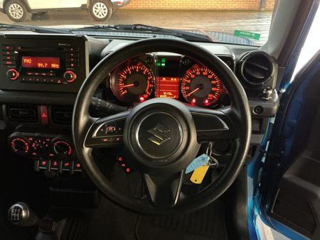 2022-Suzuki-Jimny-15-GL_14