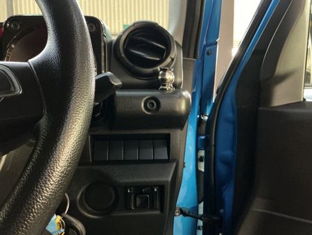 2022-Suzuki-Jimny-15-GL_19