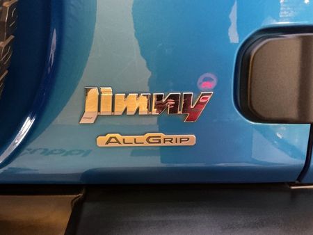 2022-Suzuki-Jimny-15-GL_7