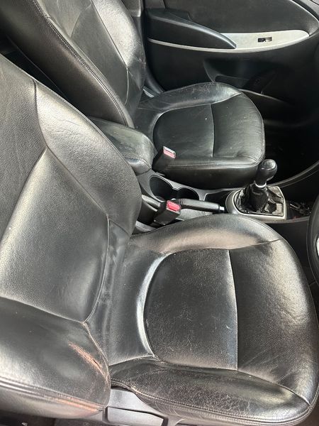 2013-Hyundai-Accent-16-GLS-Fluid_16