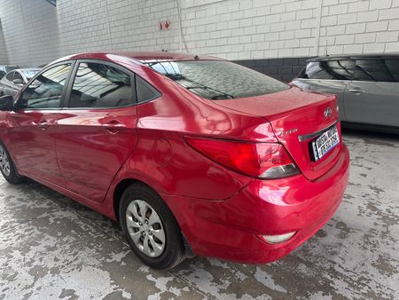 2013-Hyundai-Accent-16-GLS-Fluid_2