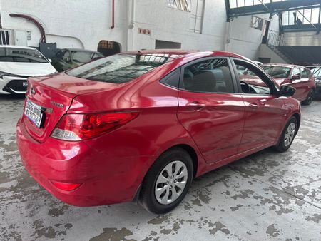 2013-Hyundai-Accent-16-GLS-Fluid_4