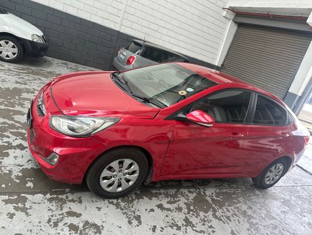 2013-Hyundai-Accent-16-GLS-Fluid_6