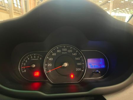 2014-Hyundai-i10-125-GLS-Fluid_10