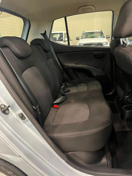 2014-Hyundai-i10-125-GLS-Fluid_11